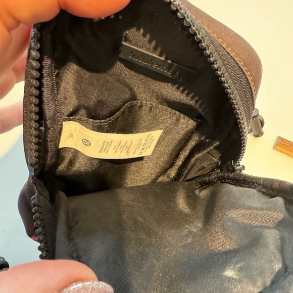 Lululemon Take it On Crossbody Pouch Rare Multi colour camo - Picture 4 of 6